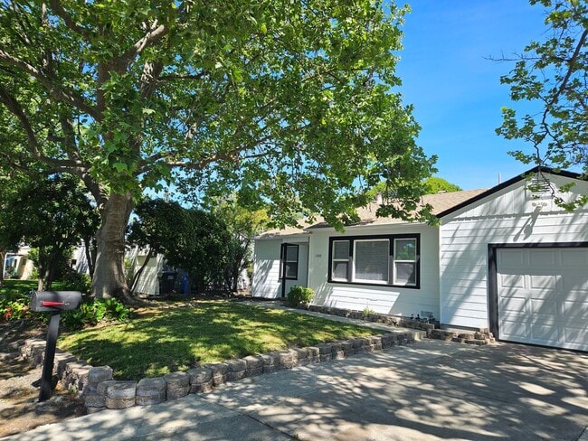 1880 San Vincente Dr in Concord, CA - Building Photo - Building Photo