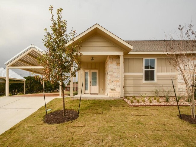 240 Rose Dr in Dripping Springs, TX - Building Photo - Building Photo