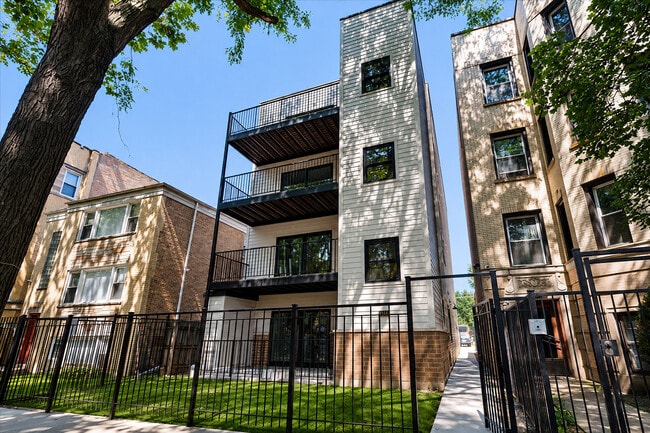 property at 2314 W Arthur Ave