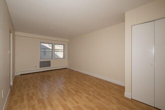951 Oceanfront in Long Beach, NY - Foto de edificio - Building Photo