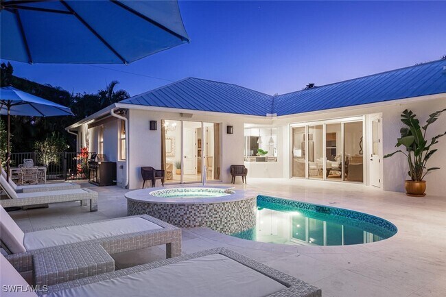 1216 Cypress Woods Dr in Naples, FL - Building Photo - Building Photo