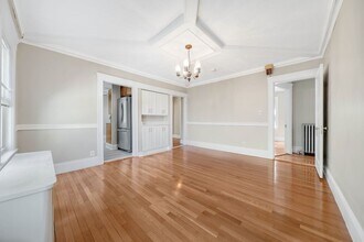 9 Bentley St in Boston, MA - Building Photo - Building Photo