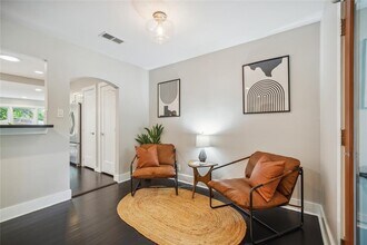 1506 Chelsea Ln in Austin, TX - Foto de edificio - Building Photo