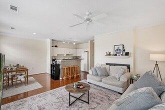 11335 Aristotle Dr in Fairfax, VA - Building Photo - Building Photo