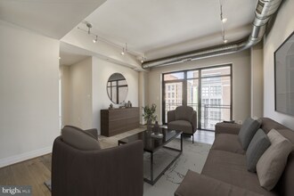 301 H St NE in Washington, DC - Building Photo - Building Photo