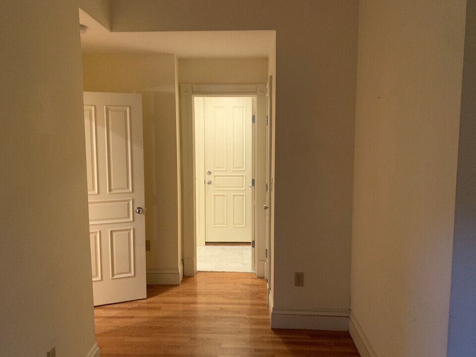 197 Commonwealth Ave, Unit 1 in Boston, MA - Building Photo