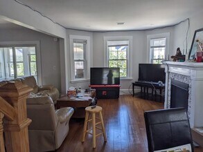 318 Concord Ave, Unit NA in Cambridge, MA - Foto de edificio - Building Photo