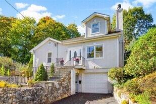 528 N Wagner Ave in Mamaroneck, NY - Building Photo
