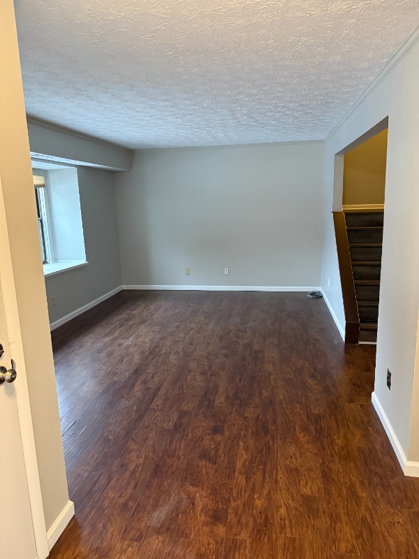 property at 14 Oakwood Ct