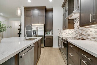 4833 Pointe Midtown Rd in Palm Beach Gardens, FL - Building Photo - Building Photo