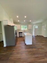201 E Brazier Ln in Belfair, WA - Building Photo - Building Photo