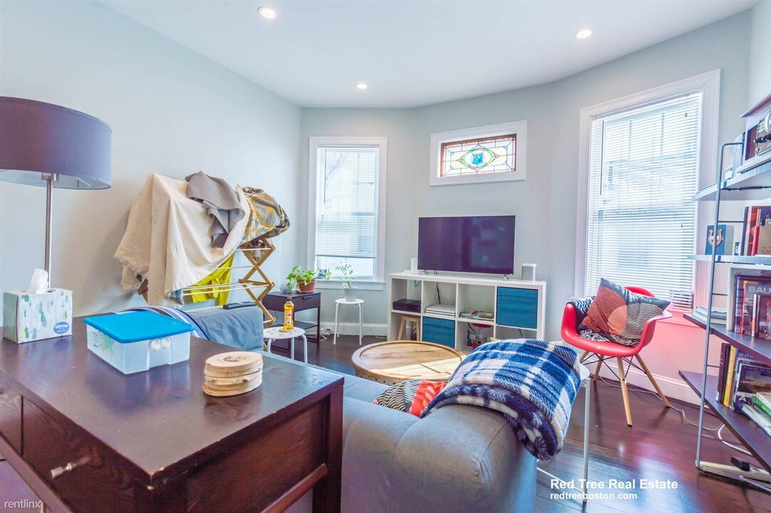 31 Pleasant St-Unit -# 2 in Boston, MA - Building Photo