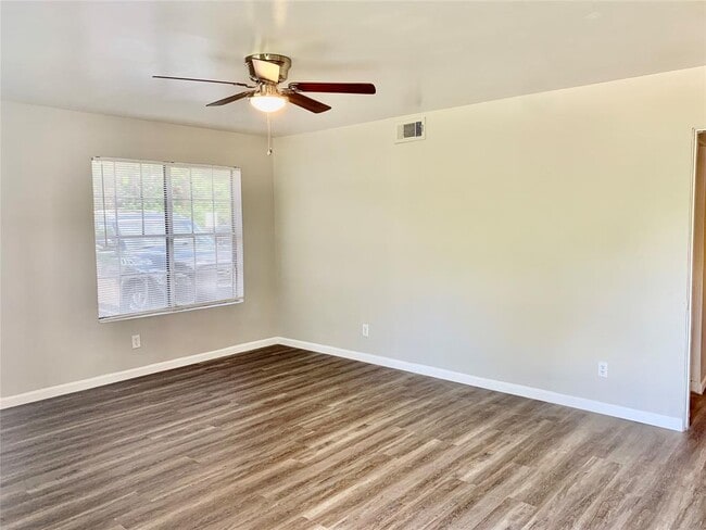 9404 Grannis St in Houston, TX - Building Photo - Building Photo
