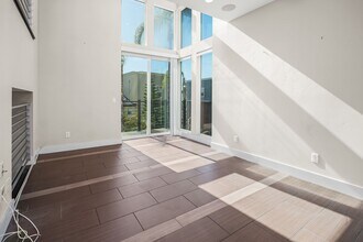 7817 Stylus Dr in San Diego, CA - Building Photo - Building Photo