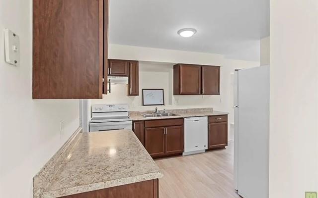 4330 NW 10th St