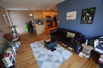 1015 W. Huron in Ann Arbor, MI - Building Photo - Interior Photo