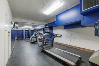 Les Tours Lakeshore in Pointe-claire, QC - Building Photo - Building Photo