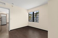 425 20th St, Unit 301 in Miami Beach, FL - Building Photo - Building Photo