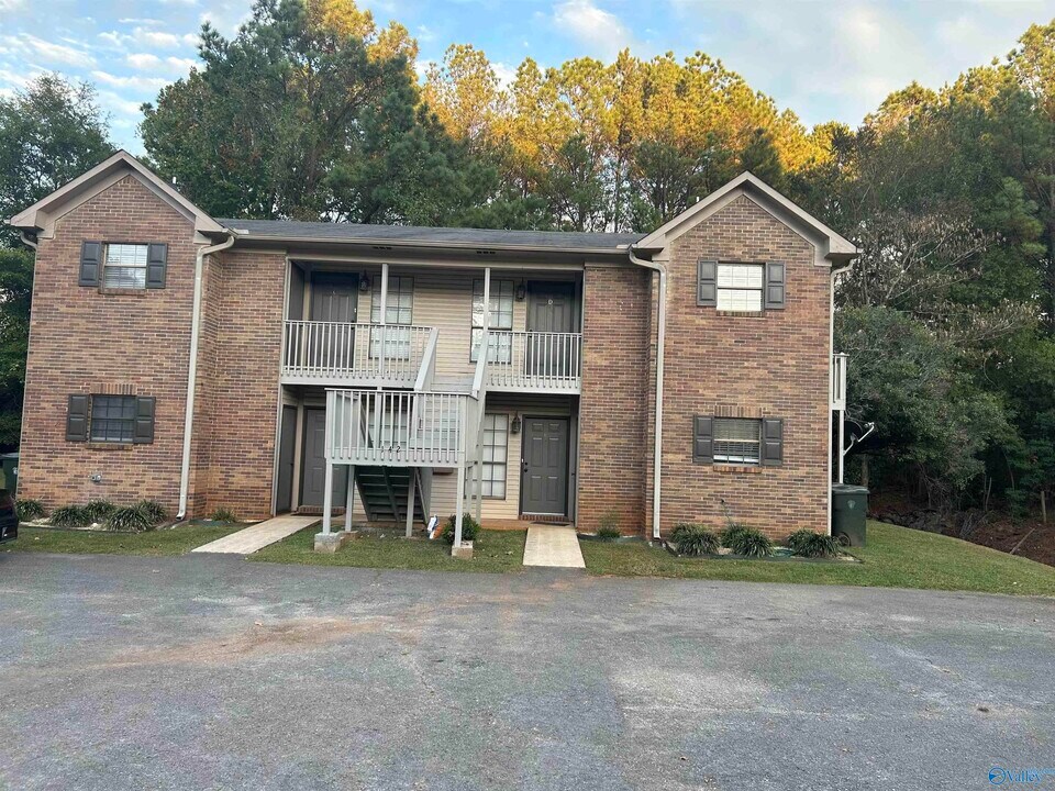 142 Angela Dr in Madison, AL - Building Photo