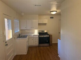 10841 Ruth Ann Dr in Dallas, TX - Building Photo