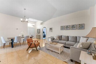 342 Pleasant Gardens Dr in Apopka, FL - Building Photo - Building Photo