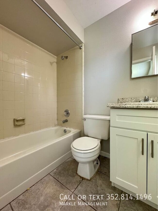 2212 Florida Dr in Deltona, FL - Building Photo - Building Photo