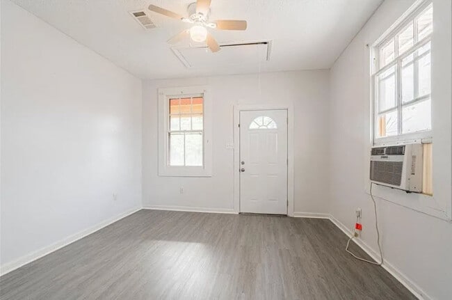 1825 Clouet St in New Orleans, LA - Foto de edificio - Building Photo