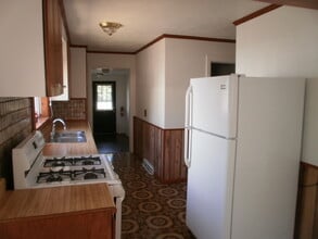 215 Wayland St in Vicksburg, MI - Building Photo - Building Photo