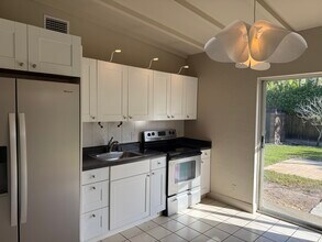 1608 SW 13th St in Fort Lauderdale, FL - Foto de edificio - Building Photo