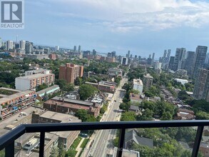 159 Wellesley St E in Toronto, ON - Building Photo - Building Photo