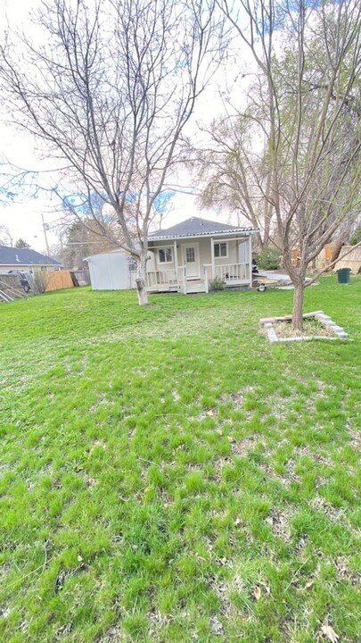 105 S 14th Ave in Caldwell, ID - Building Photo