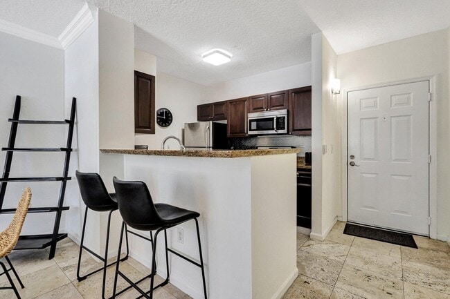 580 S Sapodilla Ave, Unit 1 in West Palm Beach, FL - Building Photo - Building Photo