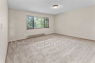 248 Cervantes Cir in Lake Oswego, OR - Building Photo - Building Photo