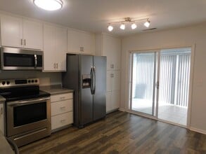 503 Courtyard W in Newport, NC - Building Photo - Building Photo