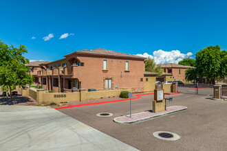 Portales Town Homes in Glendale, AZ - Building Photo - Building Photo