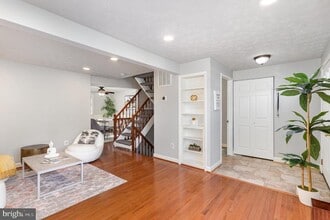 14135 Honey Hill Ct in Centreville, VA - Building Photo - Building Photo