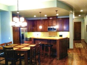 2056 W Bellerive Ln, Unit 102 in Coeur d'Alene, ID - Foto de edificio - Building Photo