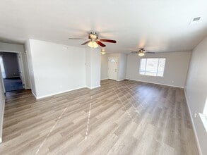 7438 Boyd Pl in Klamath Falls, OR - Building Photo - Building Photo