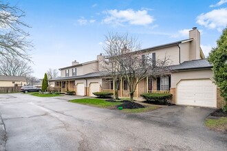 1202 Worthington Woods Blvd in Columbus, OH - Building Photo - Building Photo