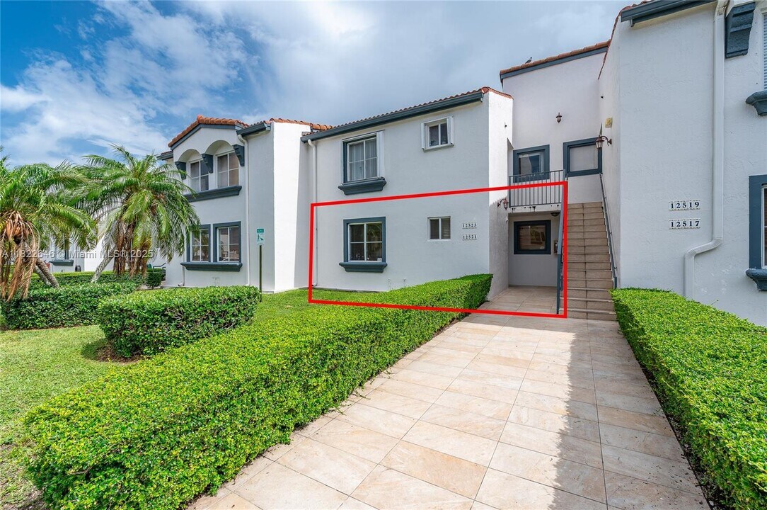 12521 NW 11th Ln in Miami, FL - Building Photo