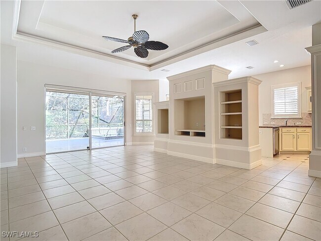 9190 Troon Lakes Dr in Naples, FL - Building Photo - Building Photo