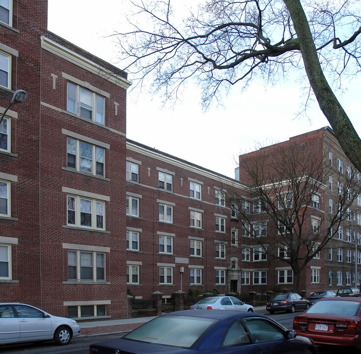 Plaza Court in Holyoke, MA - Building Photo