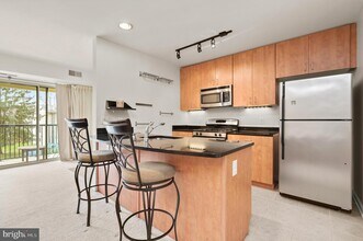 1134 Cove Rd-Unit -302 in Annapolis, MD - Building Photo - Building Photo