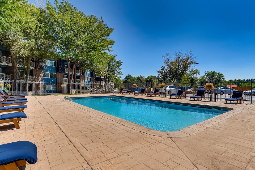 Sky at Bear Creek in Colorado Springs, CO - Foto de edificio