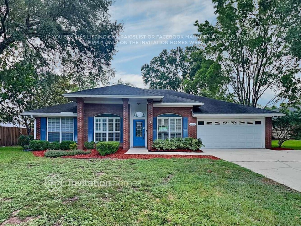12015 Stacy Scott Ct in Jacksonville, FL - Foto de edificio