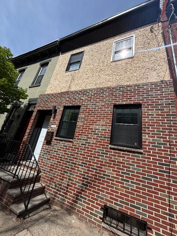 property at 1925 Montrose St