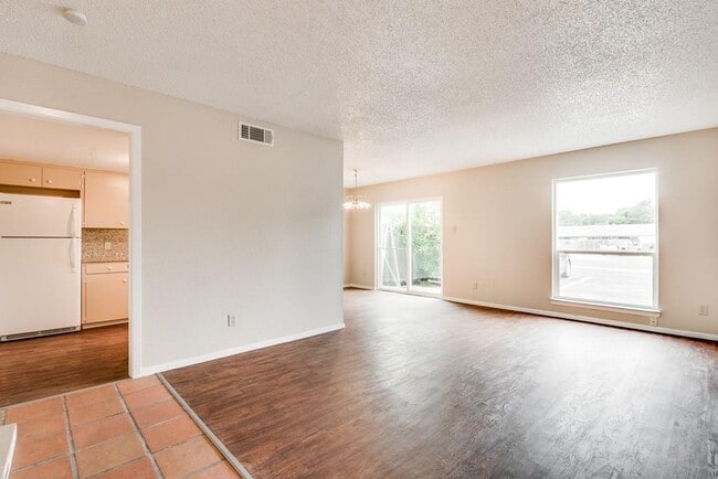 2611 Ektom Dr in Austin, TX - Building Photo - Building Photo