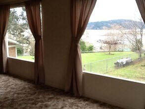 2673-2675 Stanton St in North Bend, OR - Building Photo - Building Photo