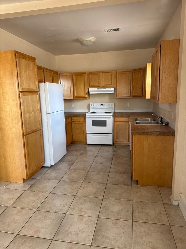 property at 700 N Williamson Ave