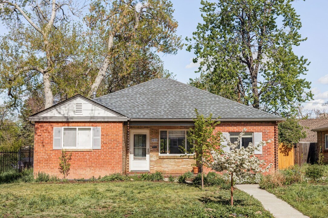1610 Xanthia St in Denver, CO - Building Photo